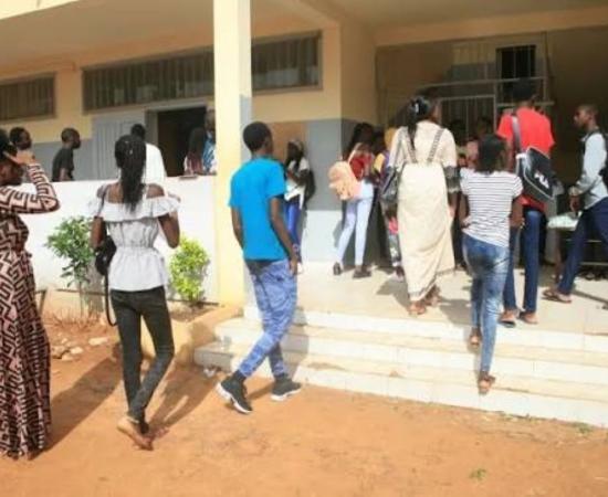 Rentrée scolaire : Moustapha Guirassy en visite de supervision à Cambérène et Pikine